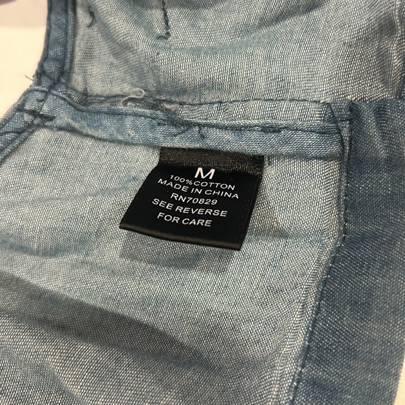 2/$20 Vintage blue light wash denim like ruffle vest Women’s size M - Picture 6 of 7